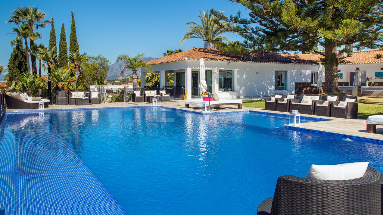 Herrliche Villa mit einem fantastischen Meerblick in Elviria