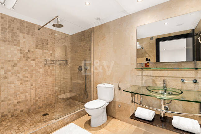 Magnifik Villa i Elviria med fantastisk havsutsikt