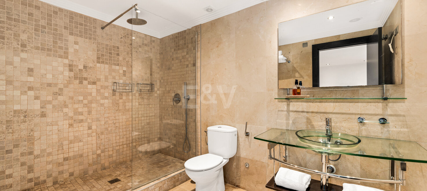 Magnificent Villa in Elviria with Stunning Sea Views