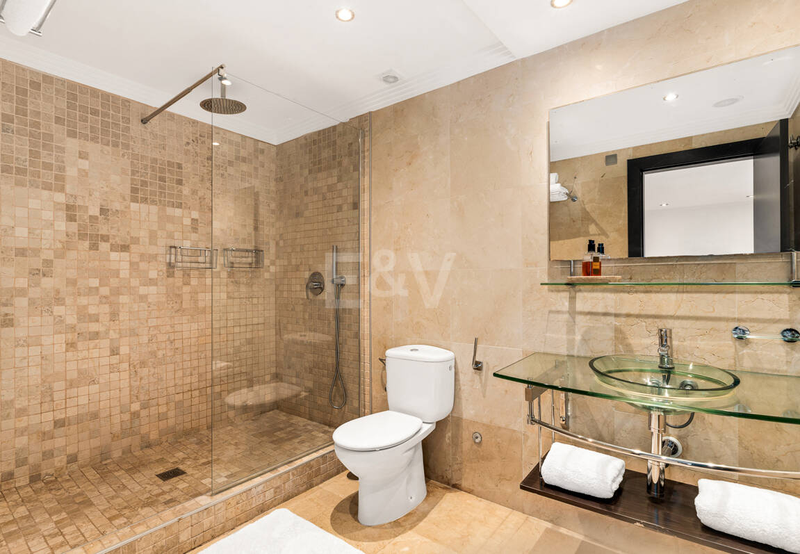 Magnifik Villa i Elviria med fantastisk havsutsikt