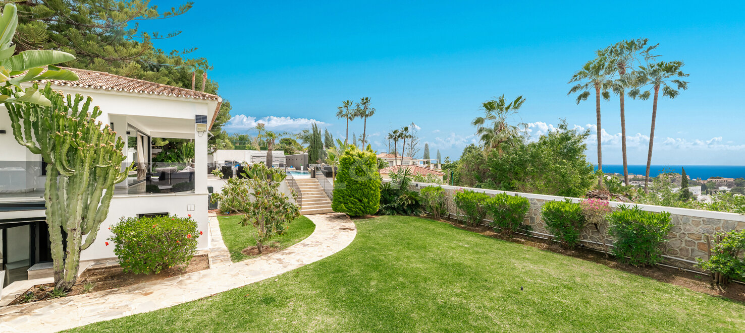 Magnificent Villa in Elviria with Stunning Sea Views