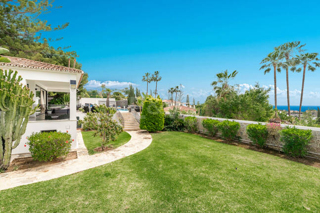 Magnifik Villa i Elviria med fantastisk havsutsikt