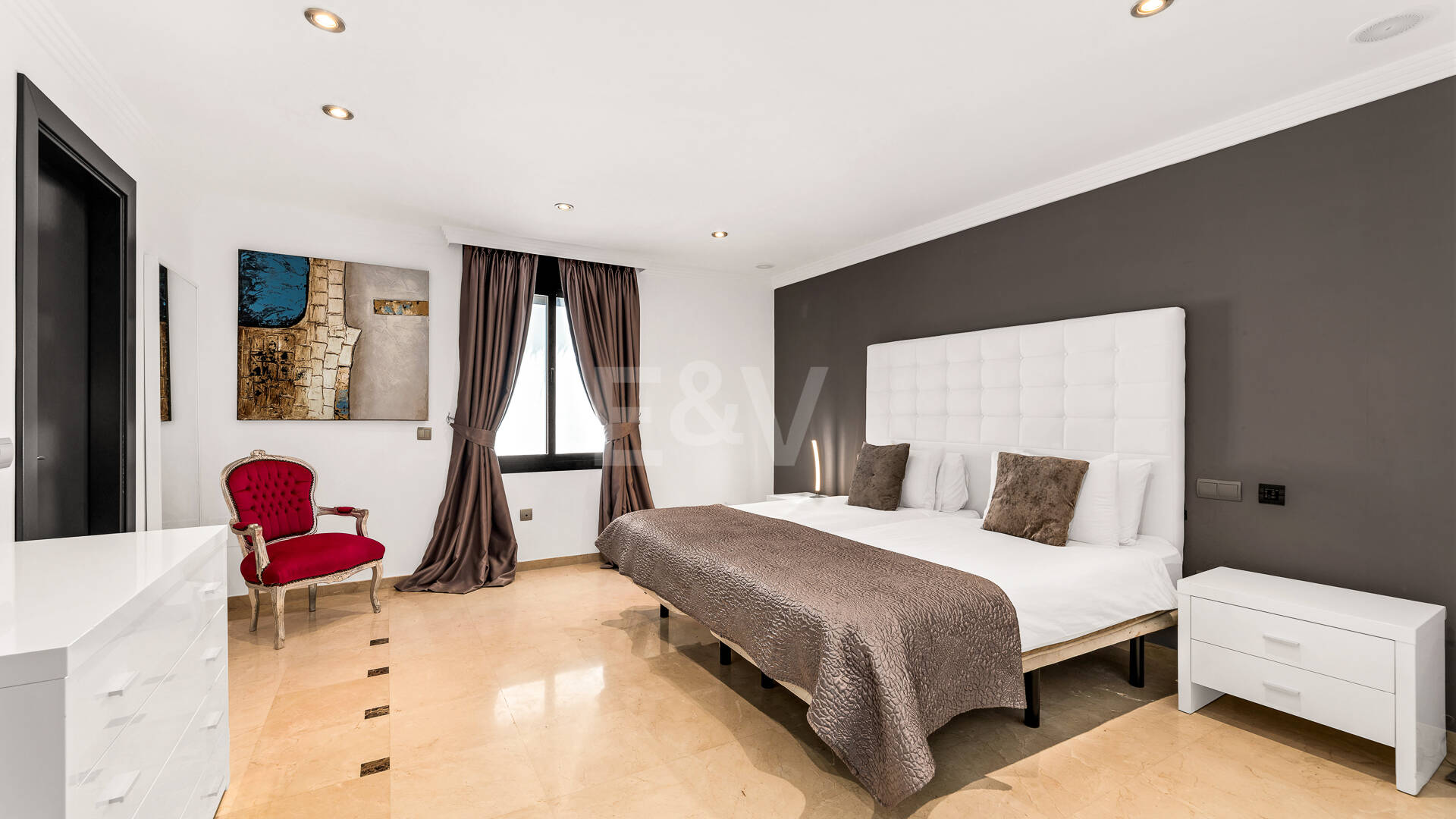 Magnifik Villa i Elviria med fantastisk havsutsikt