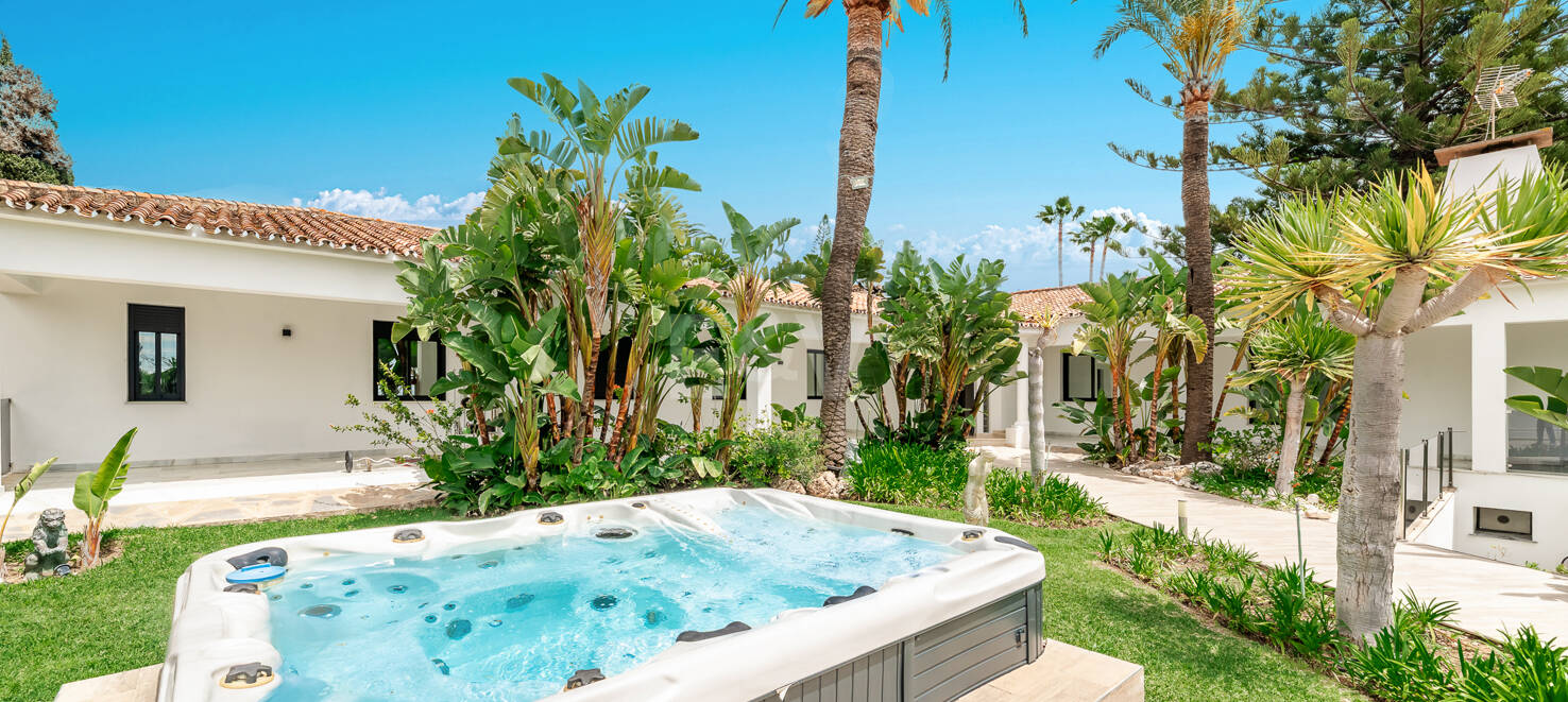 Magnificent Villa in Elviria with Stunning Sea Views