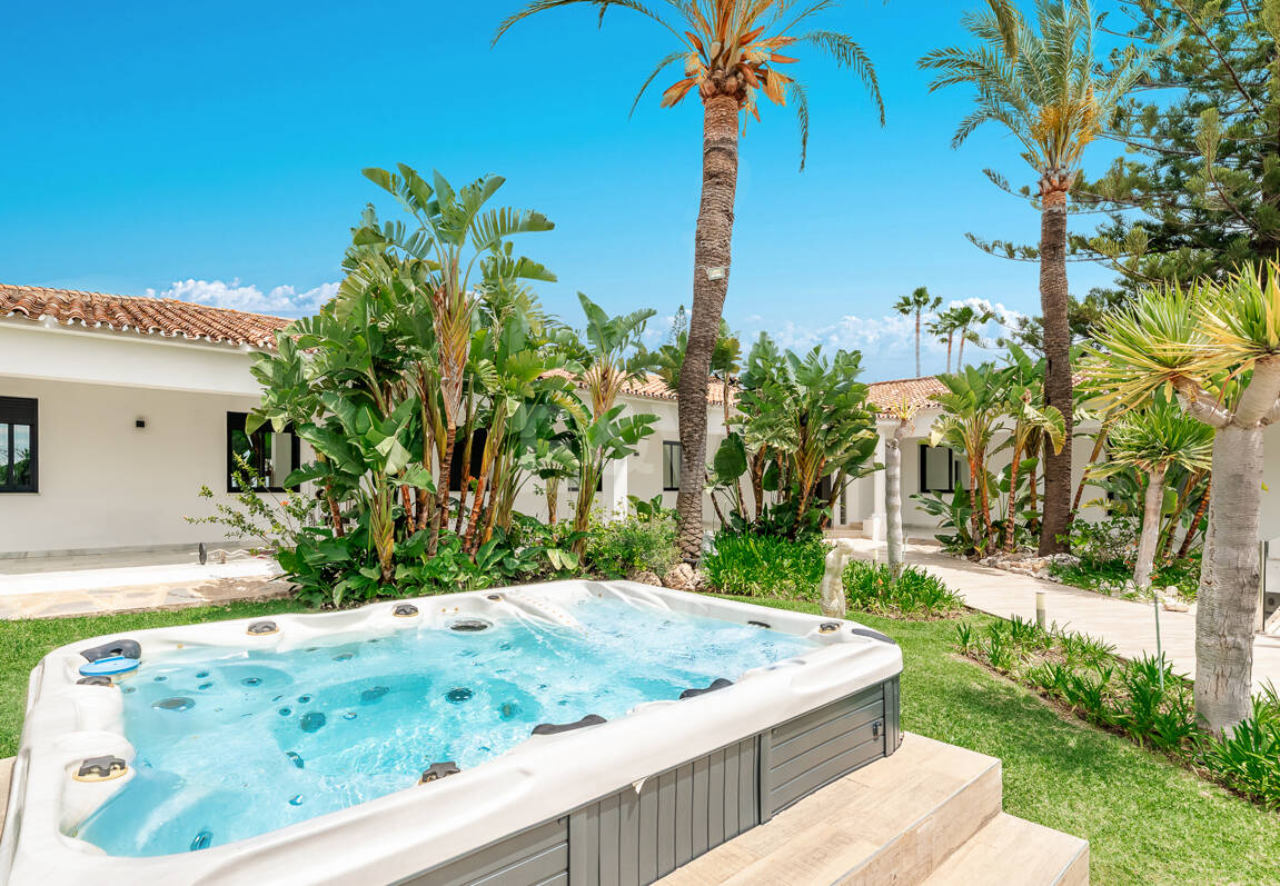 Magnifik Villa i Elviria med fantastisk havsutsikt