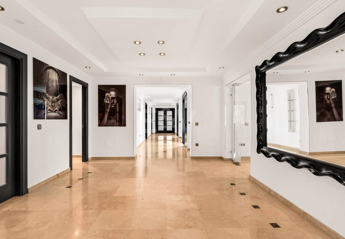 Magnifik Villa i Elviria med fantastisk havsutsikt