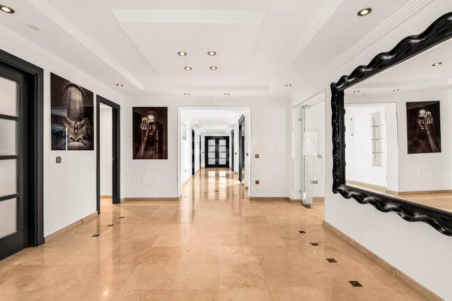 Magnifik Villa i Elviria med fantastisk havsutsikt