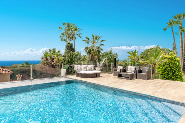 Magnifik Villa i Elviria med fantastisk havsutsikt