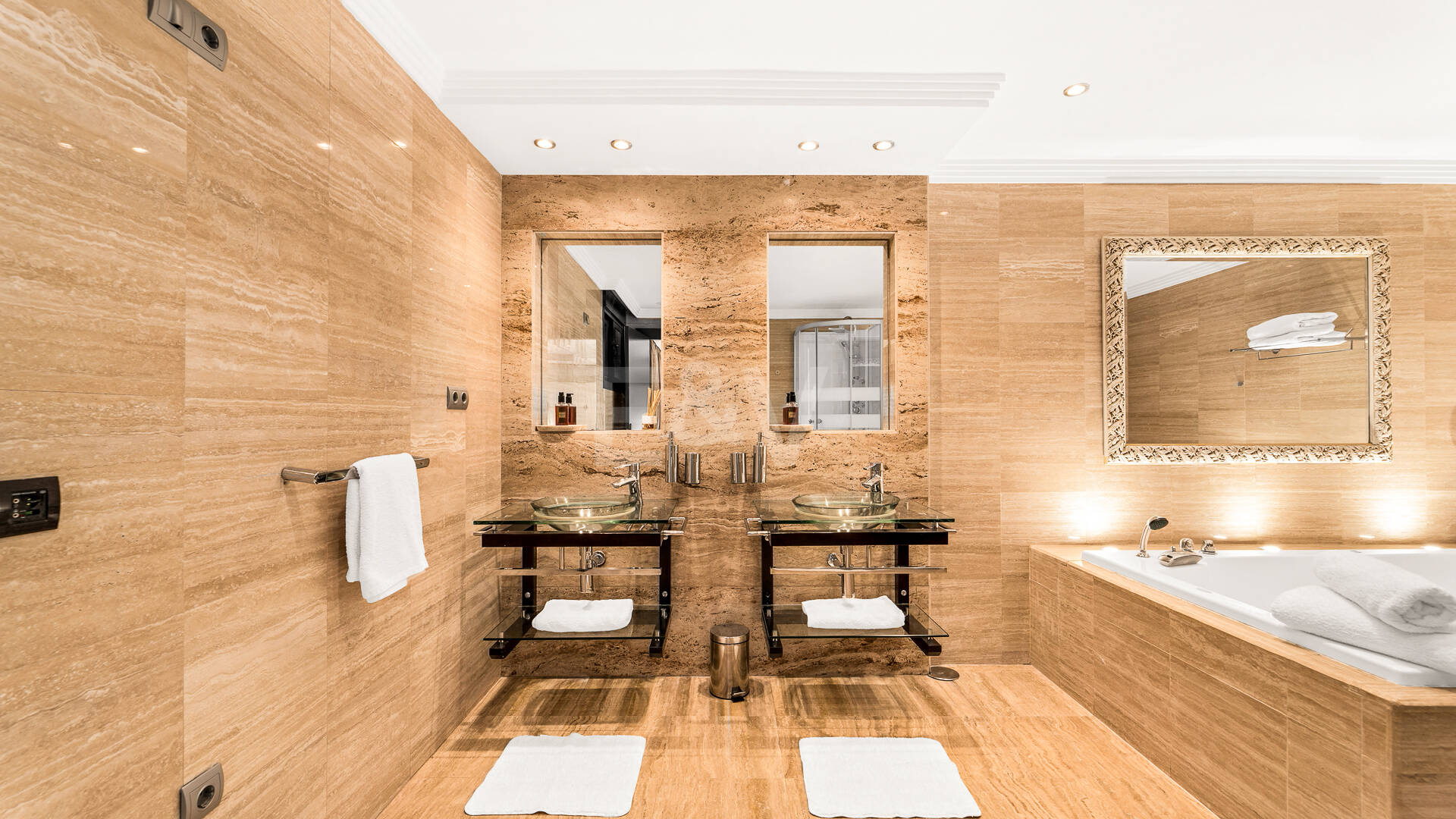 Herrliche Villa in Elviria mit einem fantastischen Meerblick