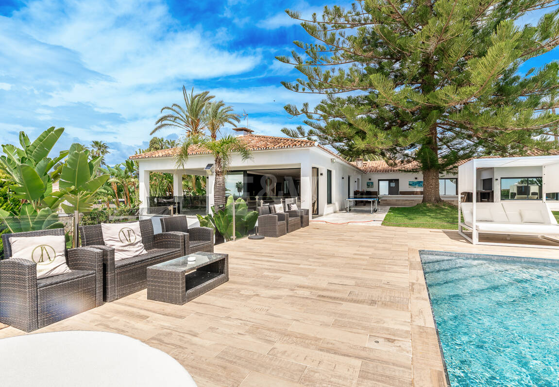 Magnifik Villa i Elviria med fantastisk havsutsikt