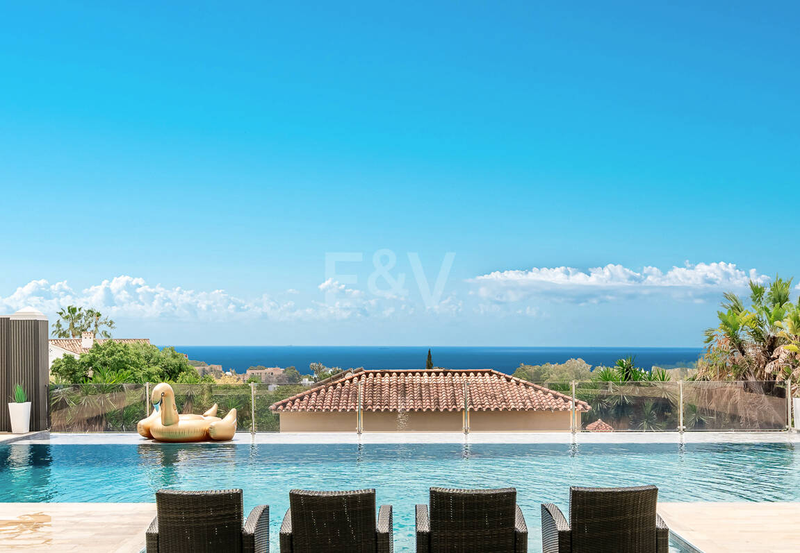 Magnifik Villa i Elviria med fantastisk havsutsikt