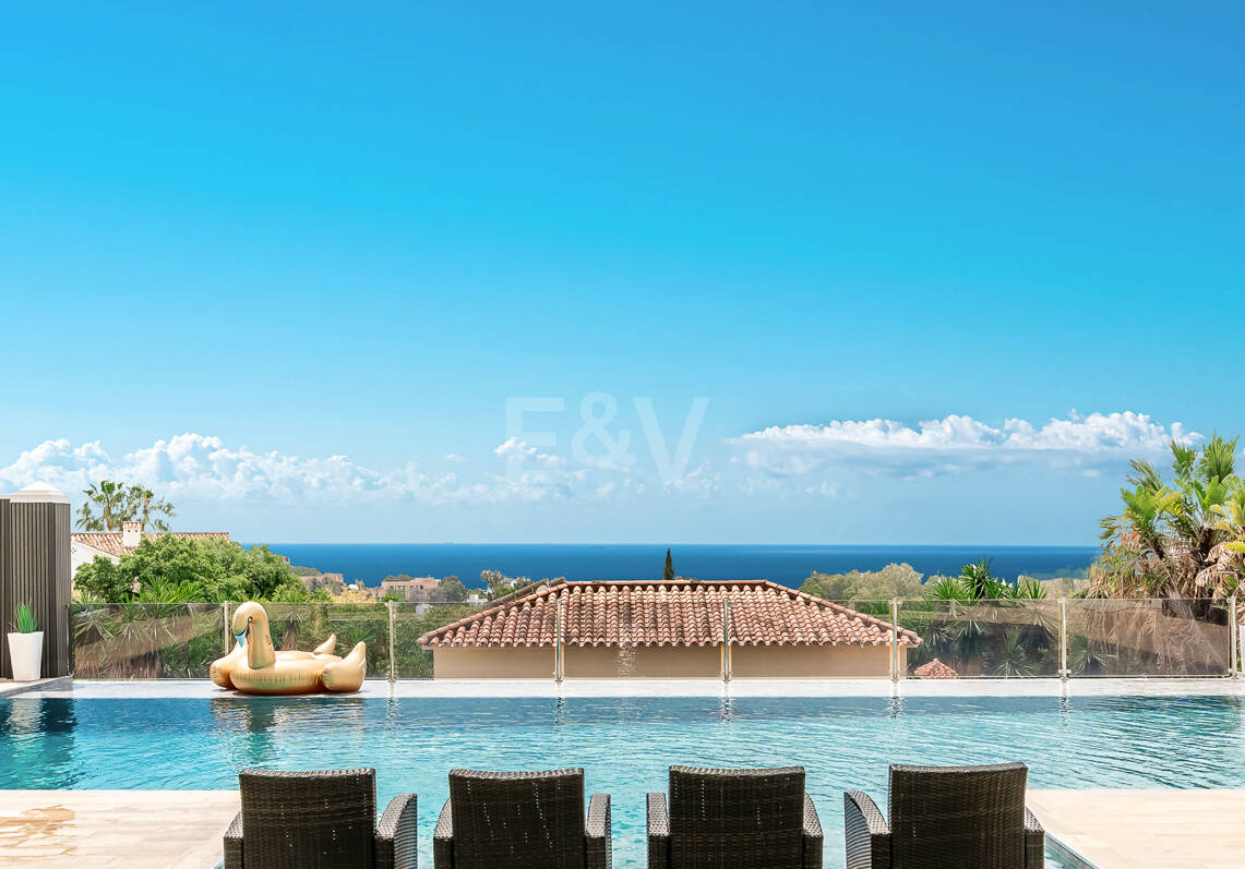 Magnífica villa in Elviria con impresionantes vistas al mar