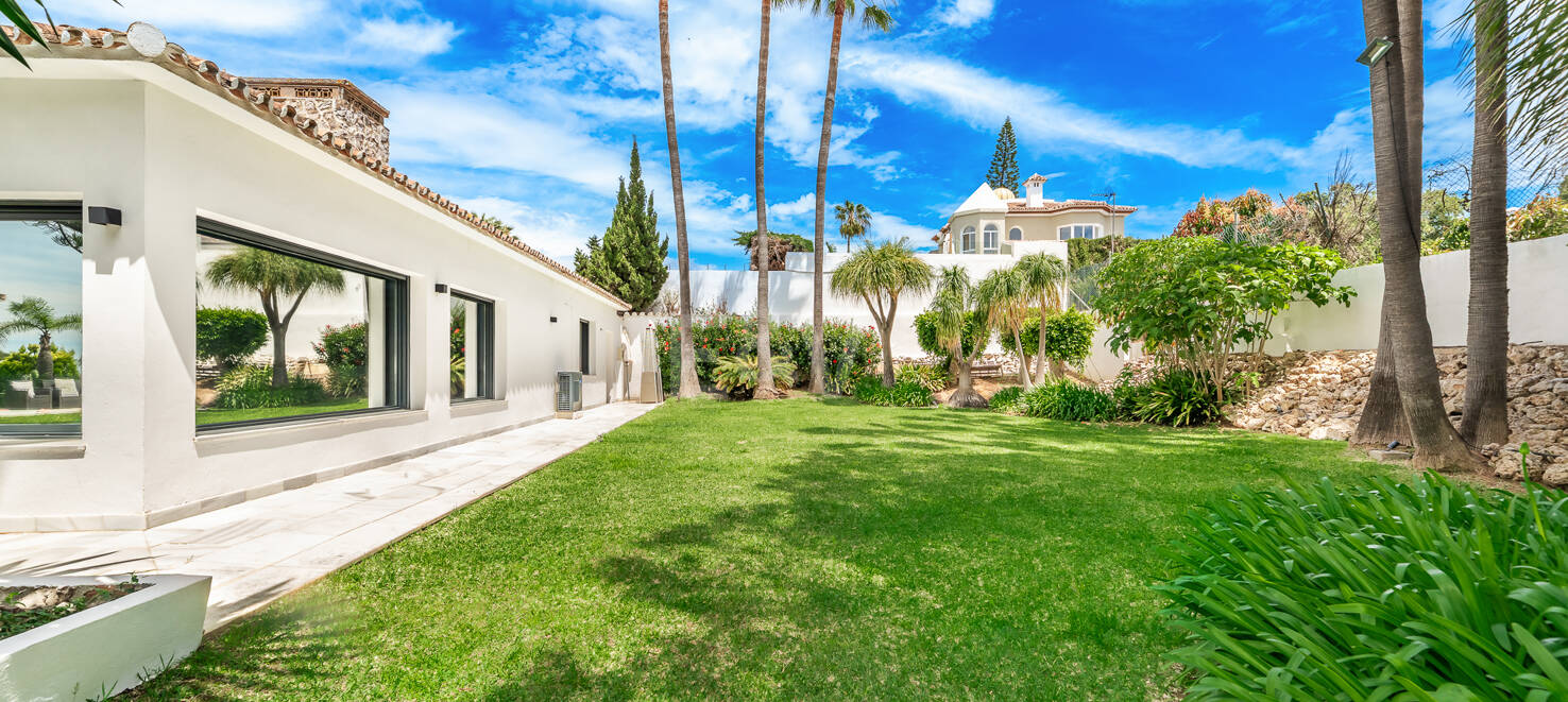 Magnificent Villa in Elviria with Stunning Sea Views