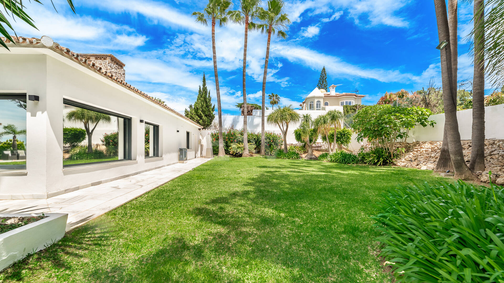 Herrliche Villa in Elviria mit einem fantastischen Meerblick
