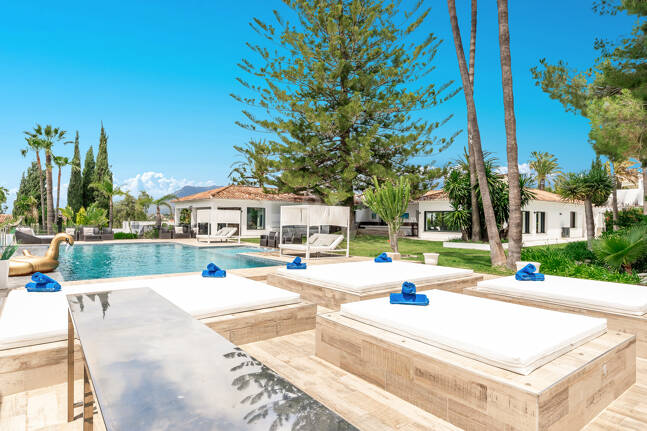 Magnifik Villa i Elviria med fantastisk havsutsikt