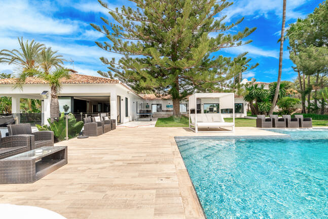 Magnifik Villa i Elviria med fantastisk havsutsikt