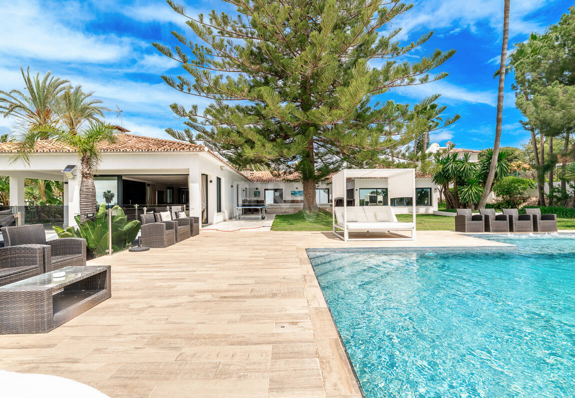 Magnifik Villa i Elviria med fantastisk havsutsikt