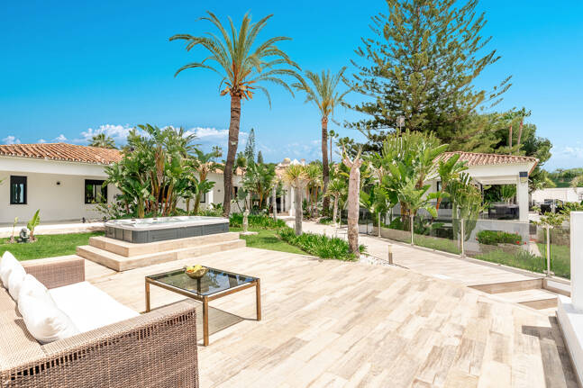 Magnifik Villa i Elviria med fantastisk havsutsikt