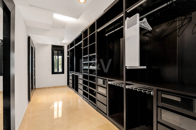 Magnifik Villa i Elviria med fantastisk havsutsikt