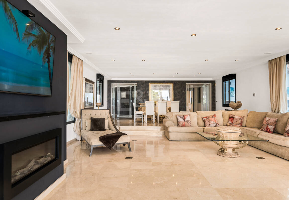 Magnifik Villa i Elviria med fantastisk havsutsikt