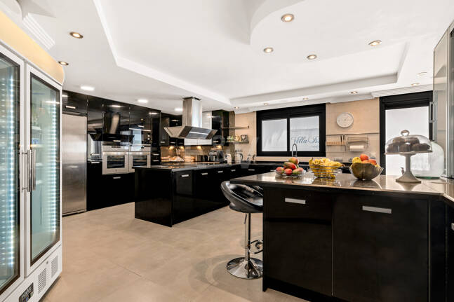 Magnifik Villa i Elviria med fantastisk havsutsikt