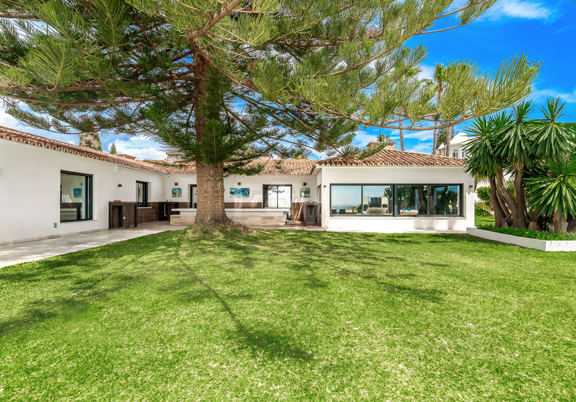 Magnífica villa in Elviria con impresionantes vistas al mar