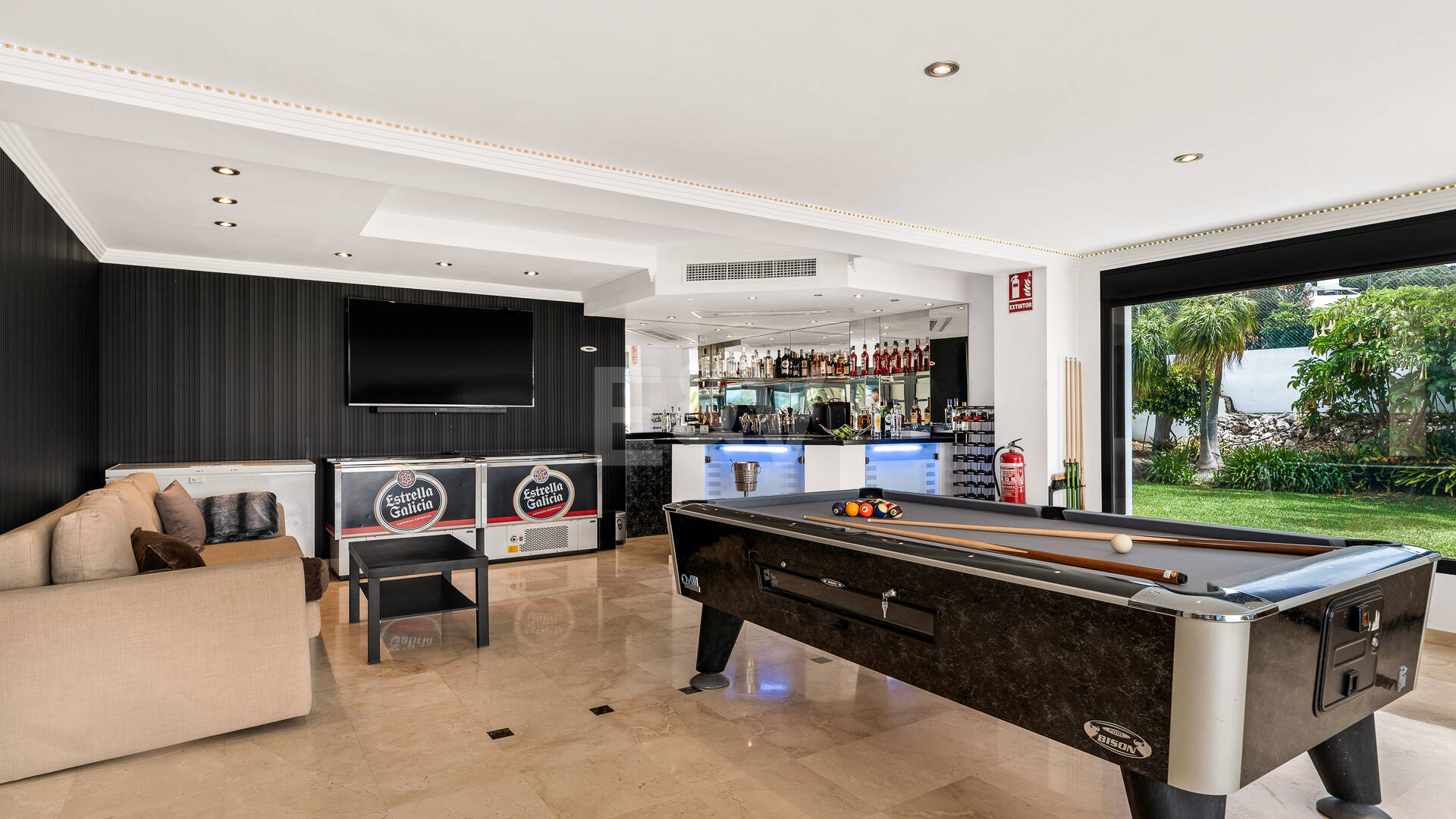 Magnifik Villa i Elviria med fantastisk havsutsikt