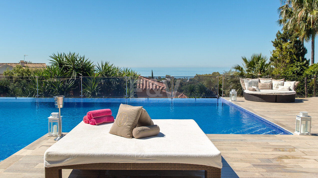 Herrliche Villa mit einem fantastischen Meerblick in Elviria