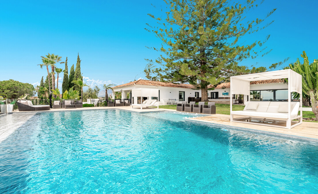 Magnificent Villa in Elviria with Stunning Sea Views