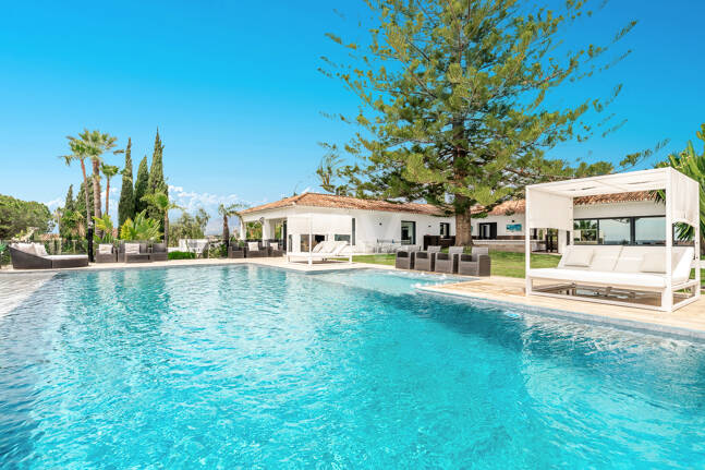 Magnifik Villa i Elviria med fantastisk havsutsikt