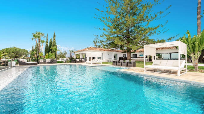 Magnificent Villa in Elviria with Stunning Sea Views