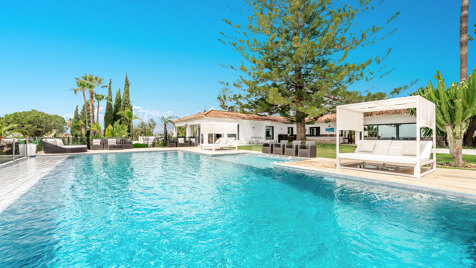 Magnifik Villa i Elviria med fantastisk havsutsikt