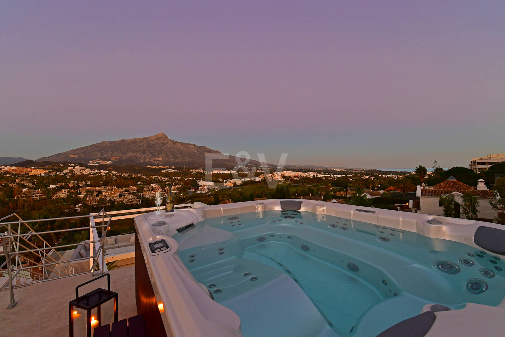 Moderne Villa mit Panoramablick.