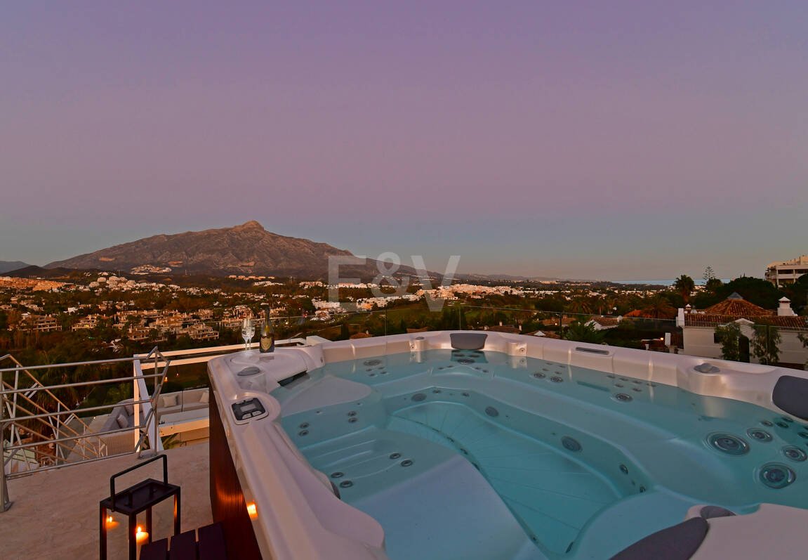 Moderne Villa mit Panoramablick.