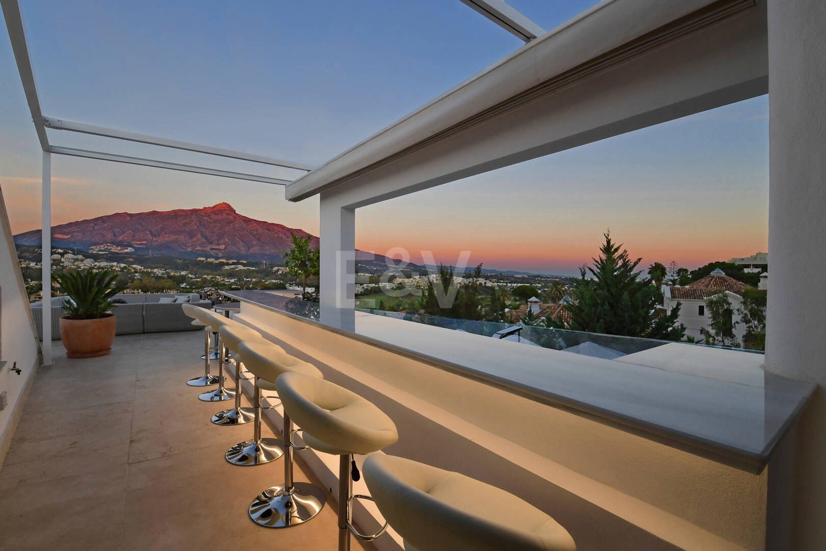 Moderne Villa mit Panoramablick.