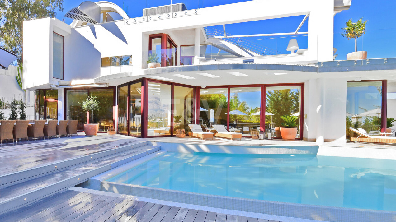 Contemporary villa with panoramic views. Prices from €7,500