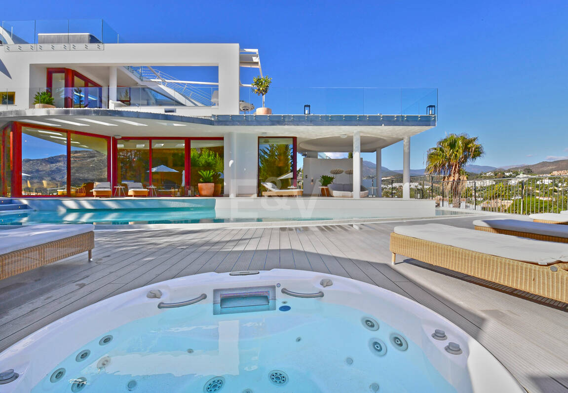 Moderne Villa mit Panoramablick.