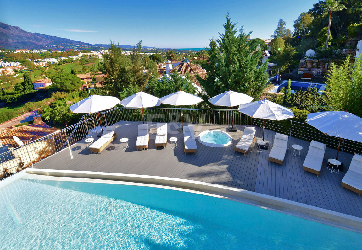 Moderne Villa mit Panoramablick.