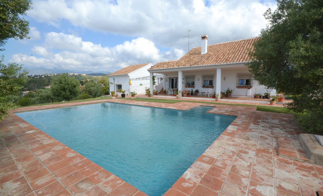 Villa avec grand terrain à El Rosario Marbella