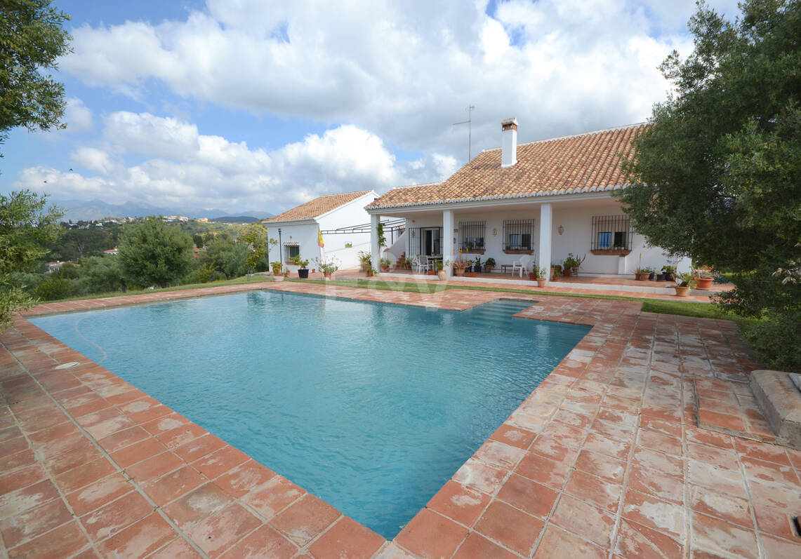 Urocze country- stylu Villa z dużym wyrzutkiem i Olive Grove