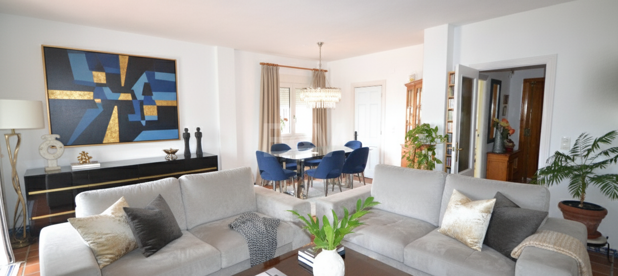 Charmig Country-Style Villa med stor tomt och olivlund