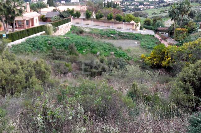 Plot of 2.048 sqm with project in Paraiso Alto