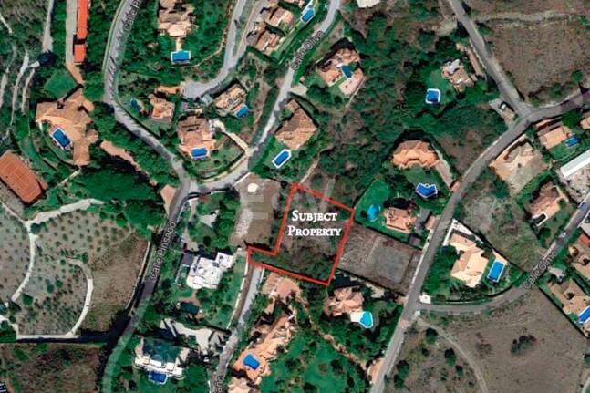 Plot of 2.048 sqm with project in Paraiso Alto