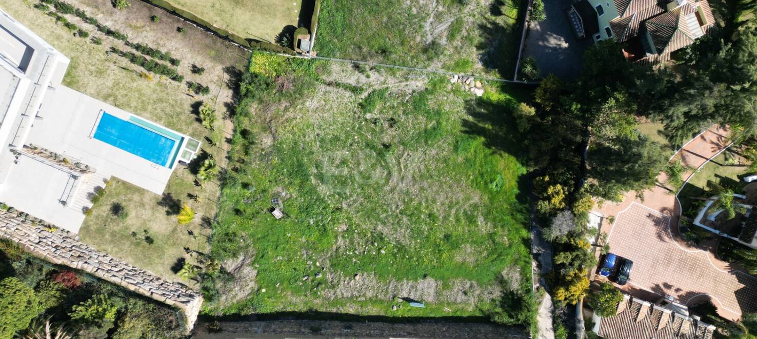 Plot of 2.048 sqm with project in Paraiso Alto