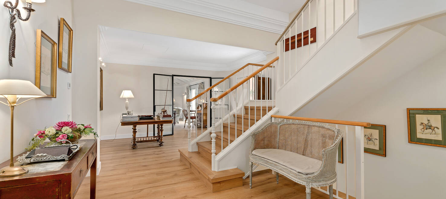Familj Villa i Altos de Puente Romano. Pris från 12 000 euro per vecka.