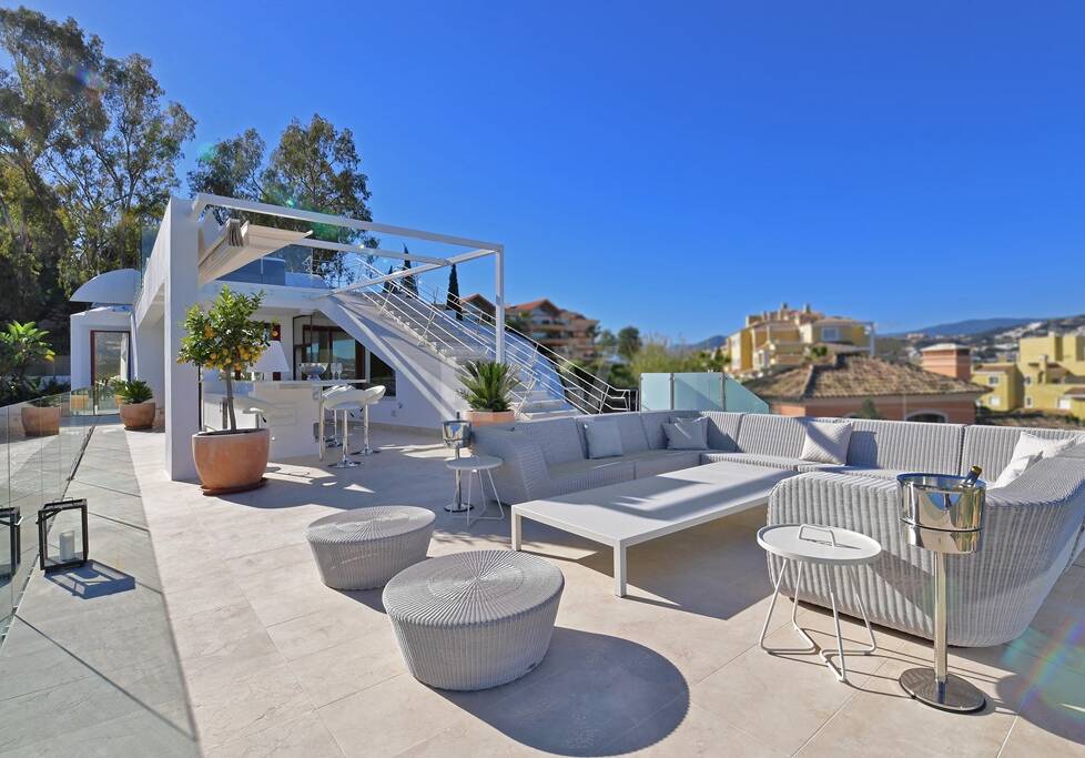 Modern villa with panoramic views in Nueva Andalucía