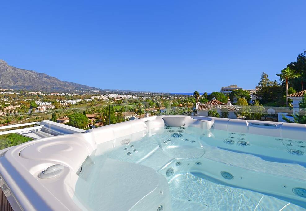 Modern villa med panoramautsikt, Nueva Andalucía