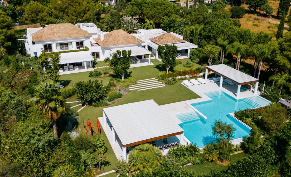 Contemporary Villa in La Quinta de Sierra Blanca