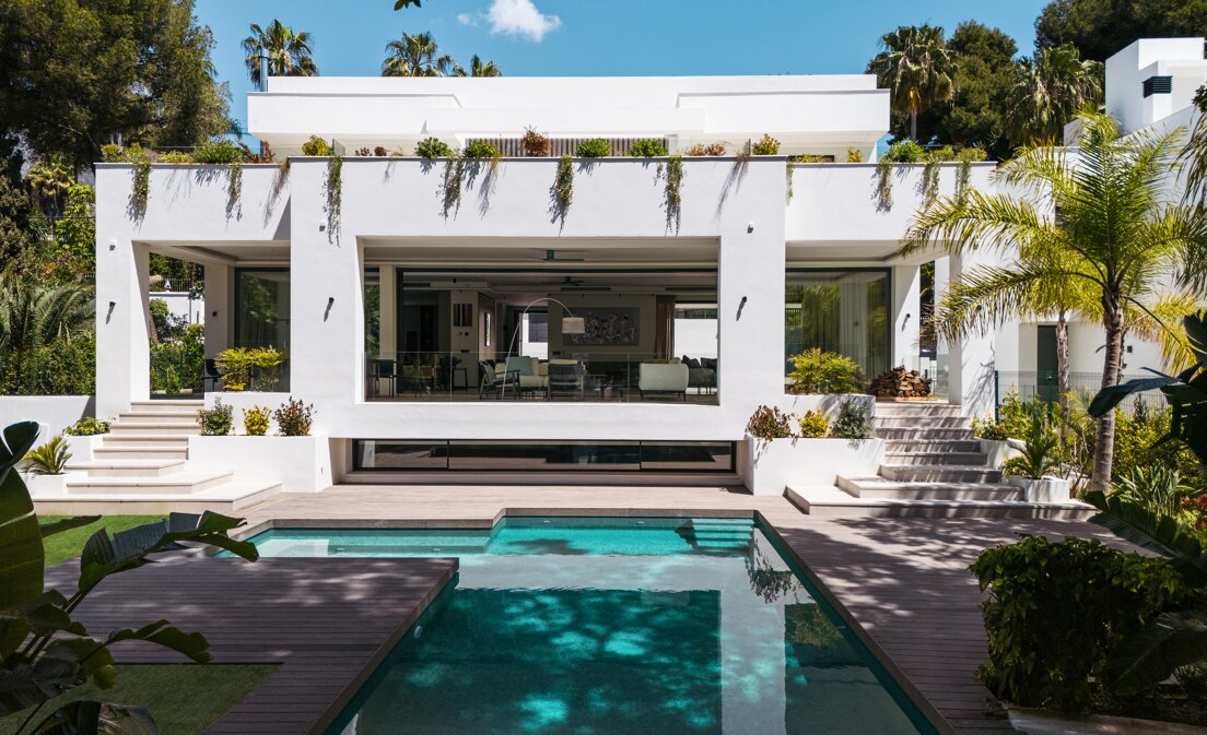 New Stylish Villa Close to the Beach on the Golden Mile