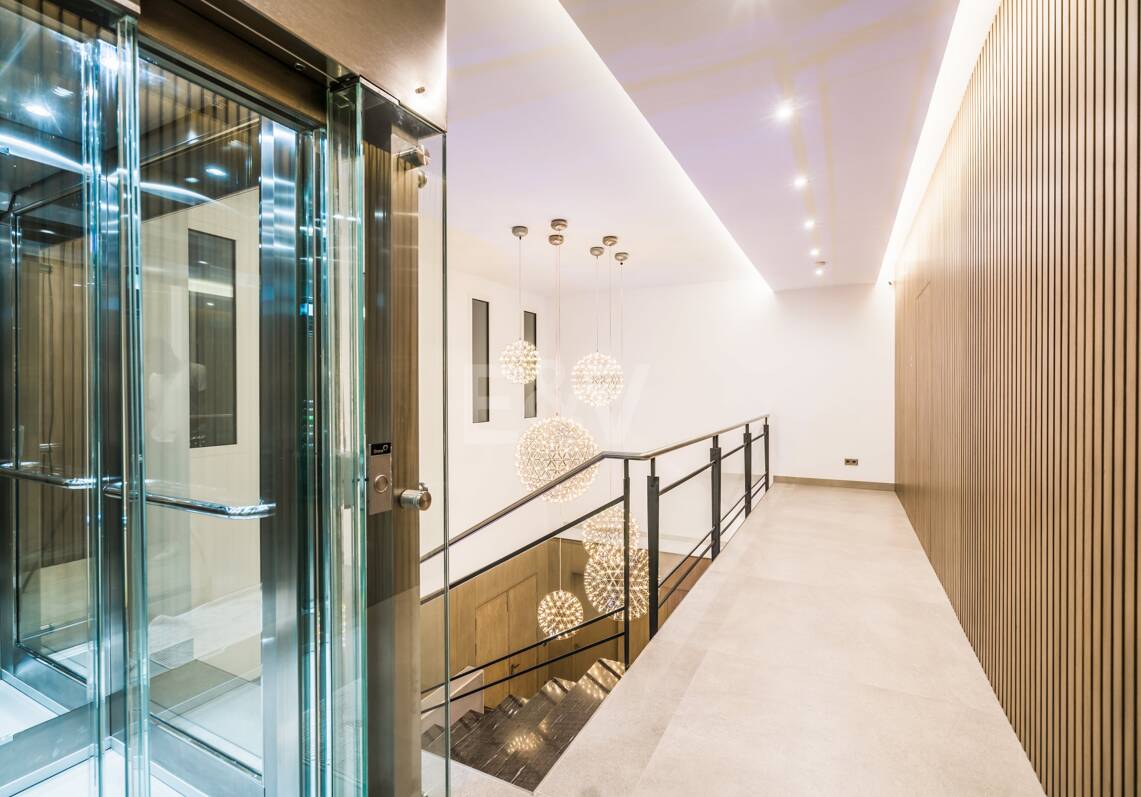 Prächtige Luxusvilla in Puerto Banús mit hochmodernem Design